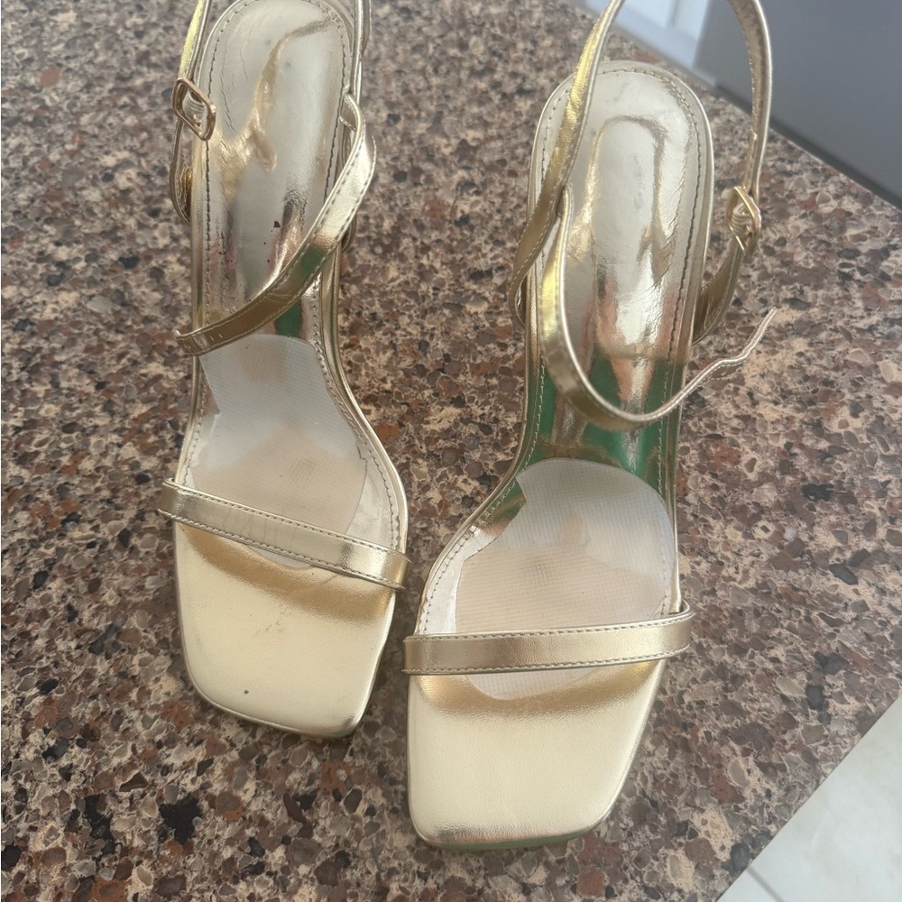 Elegant Gold Strappy Women's Sandals.